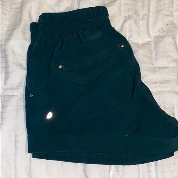 LuluLemon Spring Breakaway Shorts - Picture 2 of 4